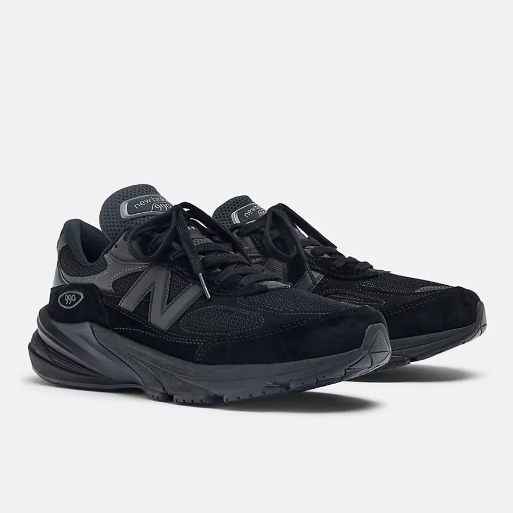 Size 9.5 NEW New Balance 990v6 Triple Black Sneakers